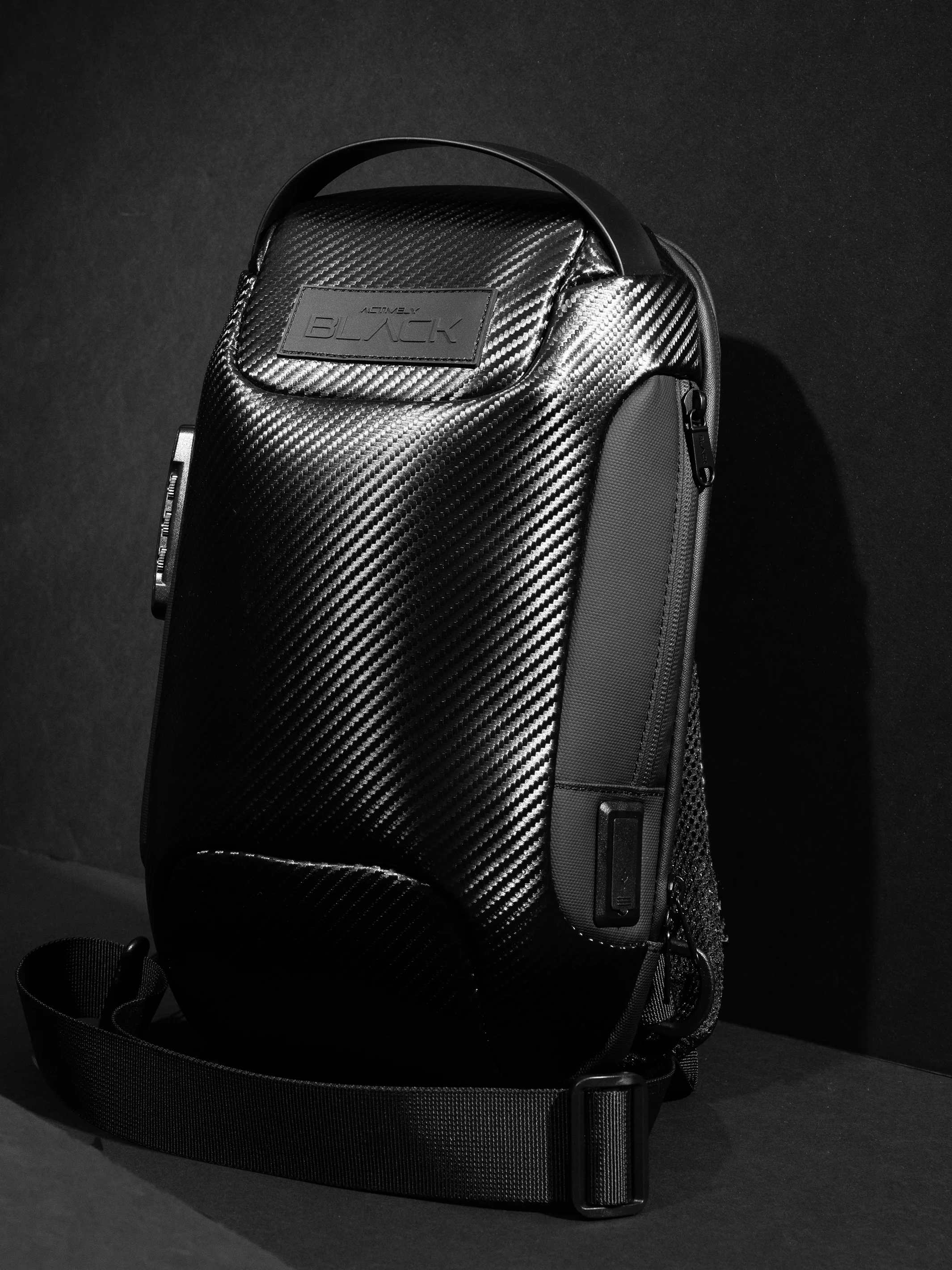 CrossBody Carbon Fiber Bag - Image 6